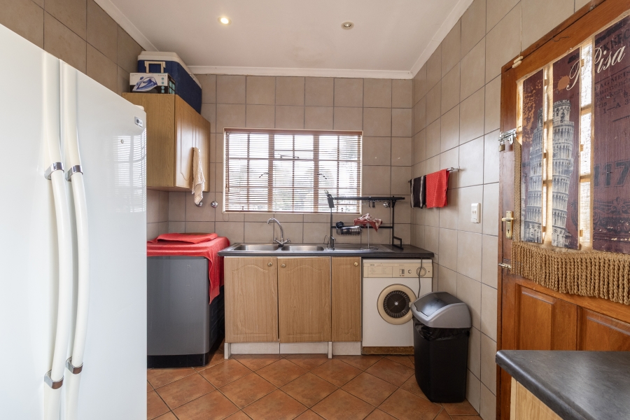 6 Bedroom Property for Sale in Melodie North West